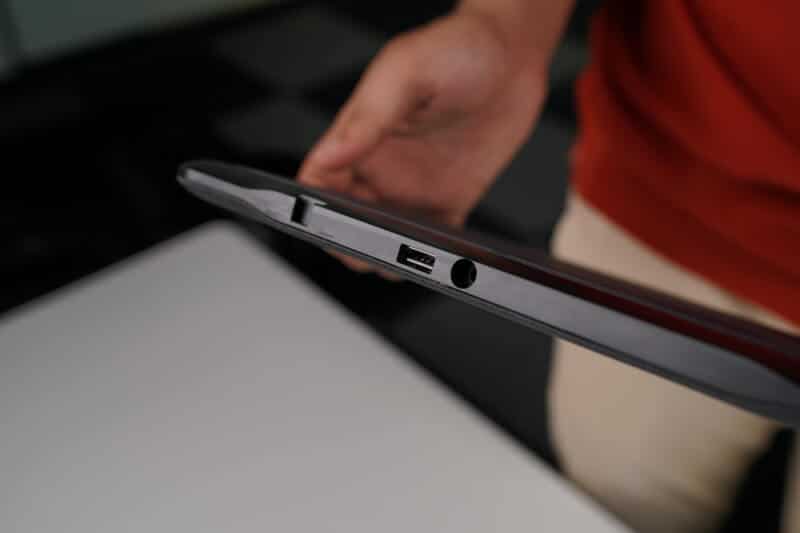 USB A port located on back of Mophie charging mat