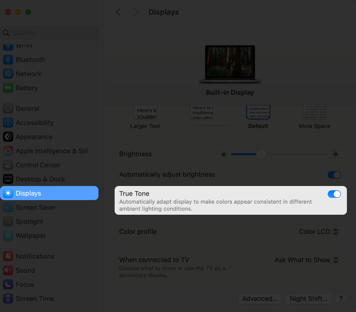 Aktivera sann tonfunktion från visningsinställningar på MAC